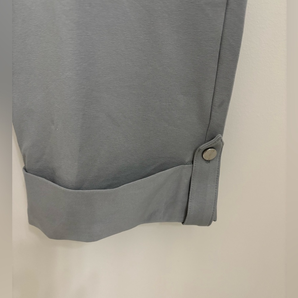 Susan Graver stretch cropped pull-on pants with one cargo pocket - Picture 2 of 16